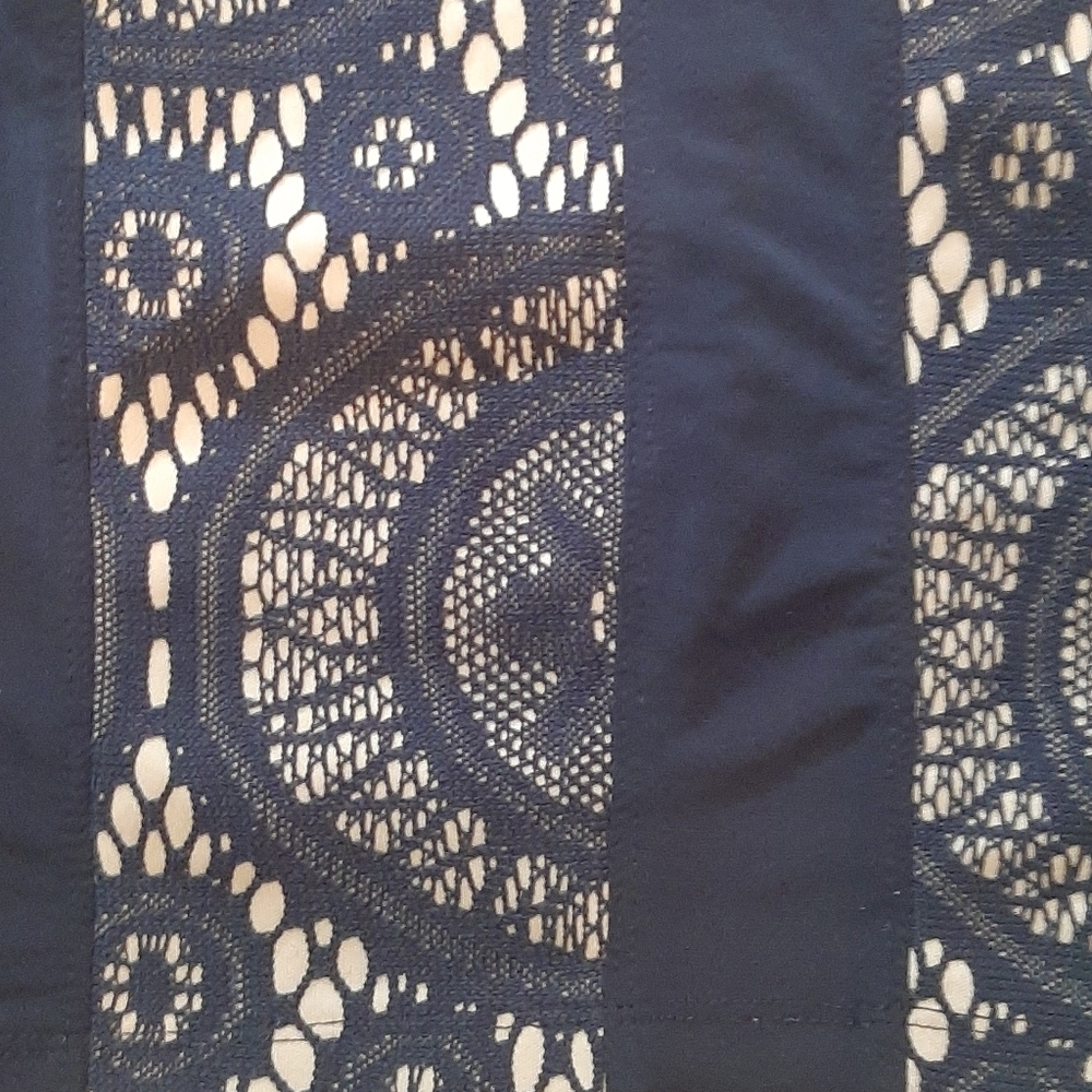 Womens knee length dress - Picture 2 of 4